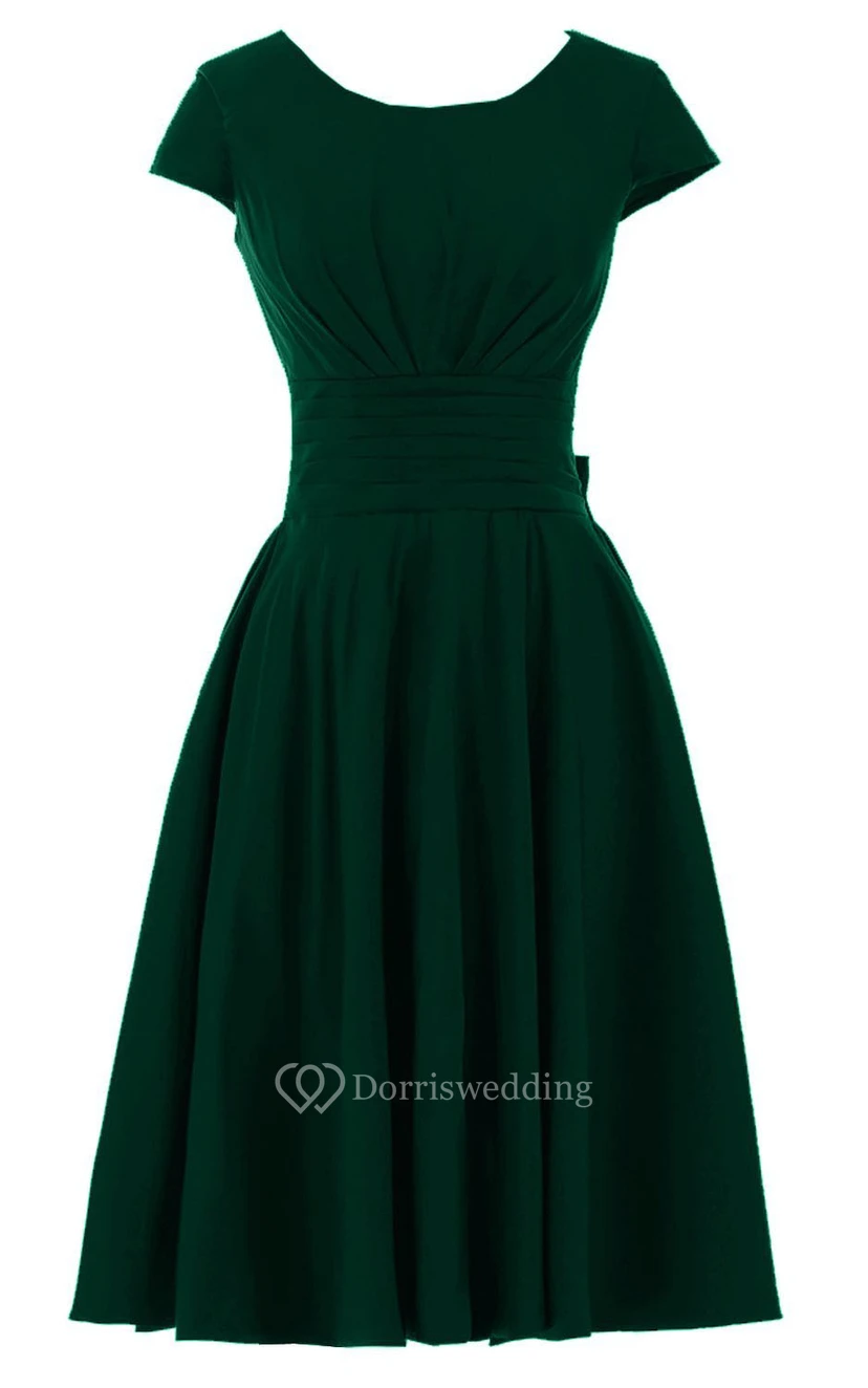 Kurzärmeliges, knielanges, plissiertes Chiffonkleid mit Schleife view 20