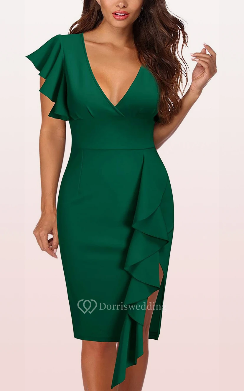 Elegante vestido de tafetán hasta la rodilla, de manga corta y corte lápiz, con volantes.
