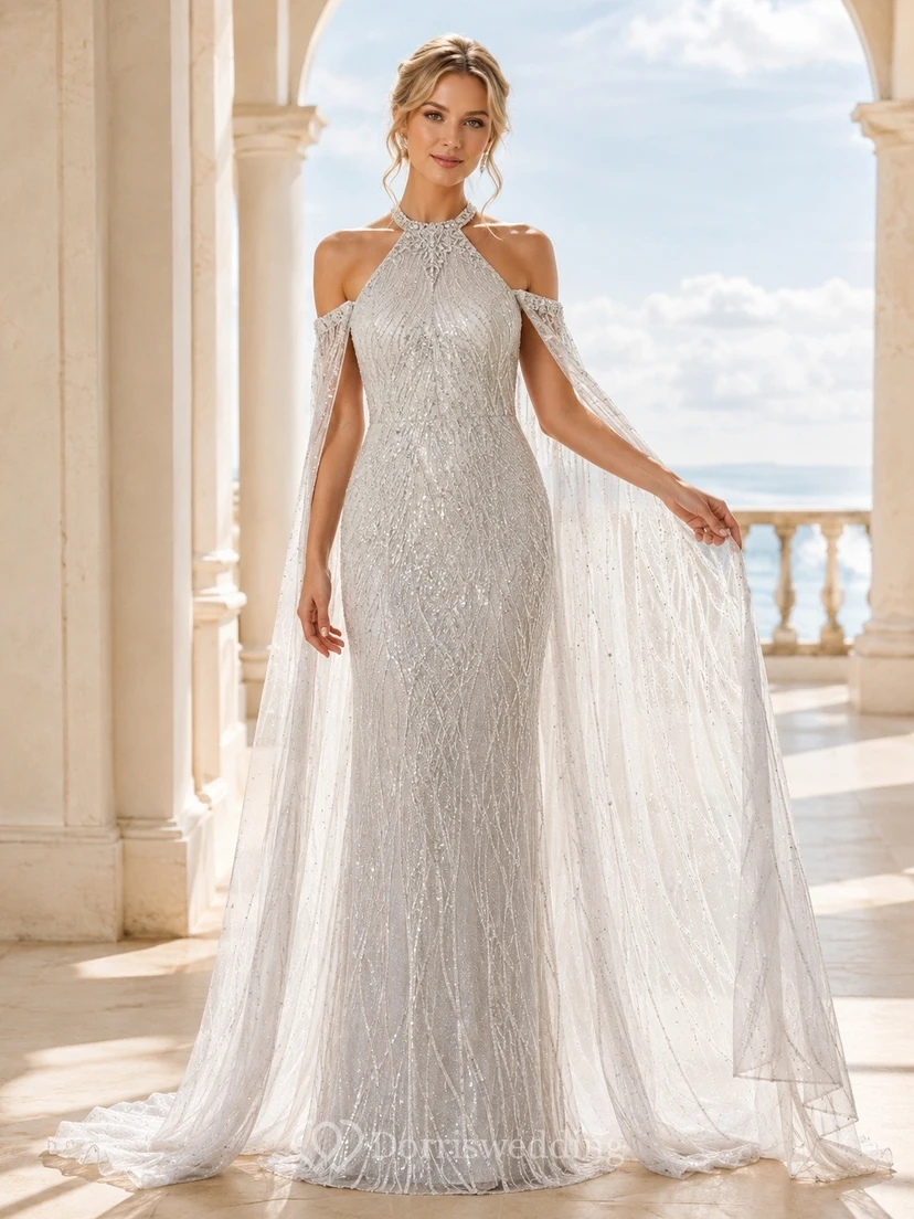 Vestido de novia bohemio elegante y romántico con escote halter y encaje.