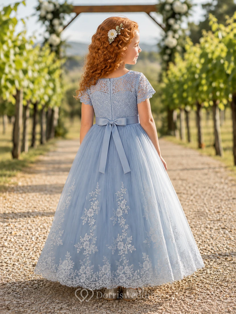 Klassisches Blumenmädchenkleid aus Spitze und Tüll view 2