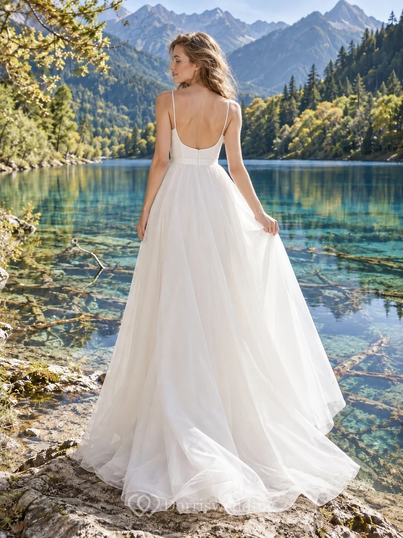 Robe de mariée trapèze en organza à fines bretelles et col carré simple view 2