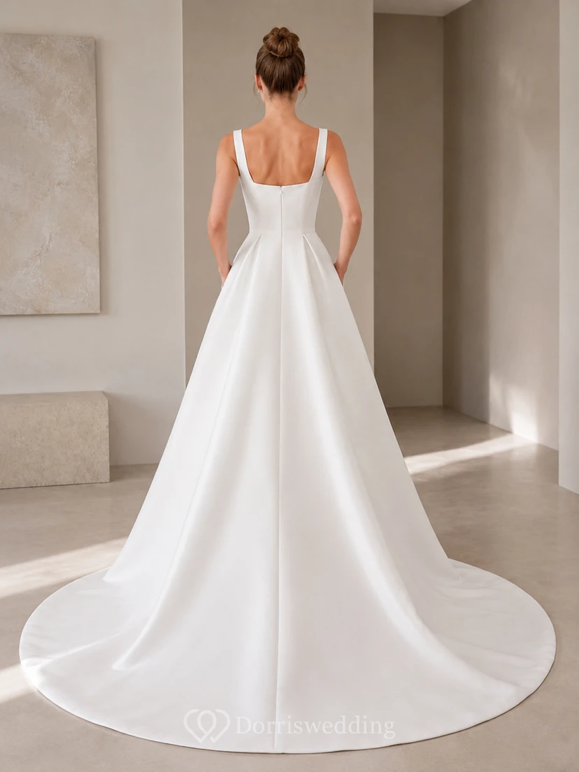 Robe de mariée moderne en satin, coupe trapèze, col carré, poches et traîne chapelle, avec poche et encolure carrée view 2