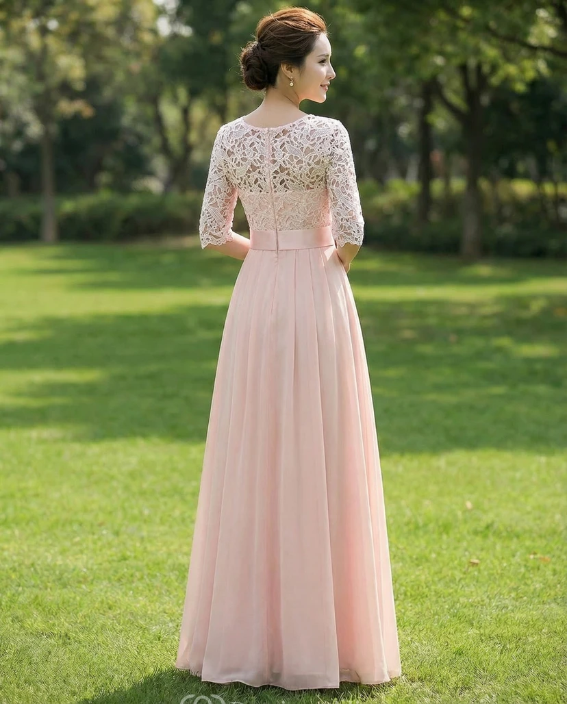 Robe de demoiselle d'honneur en mousseline avec corsage en dentelle et ceinture view 2