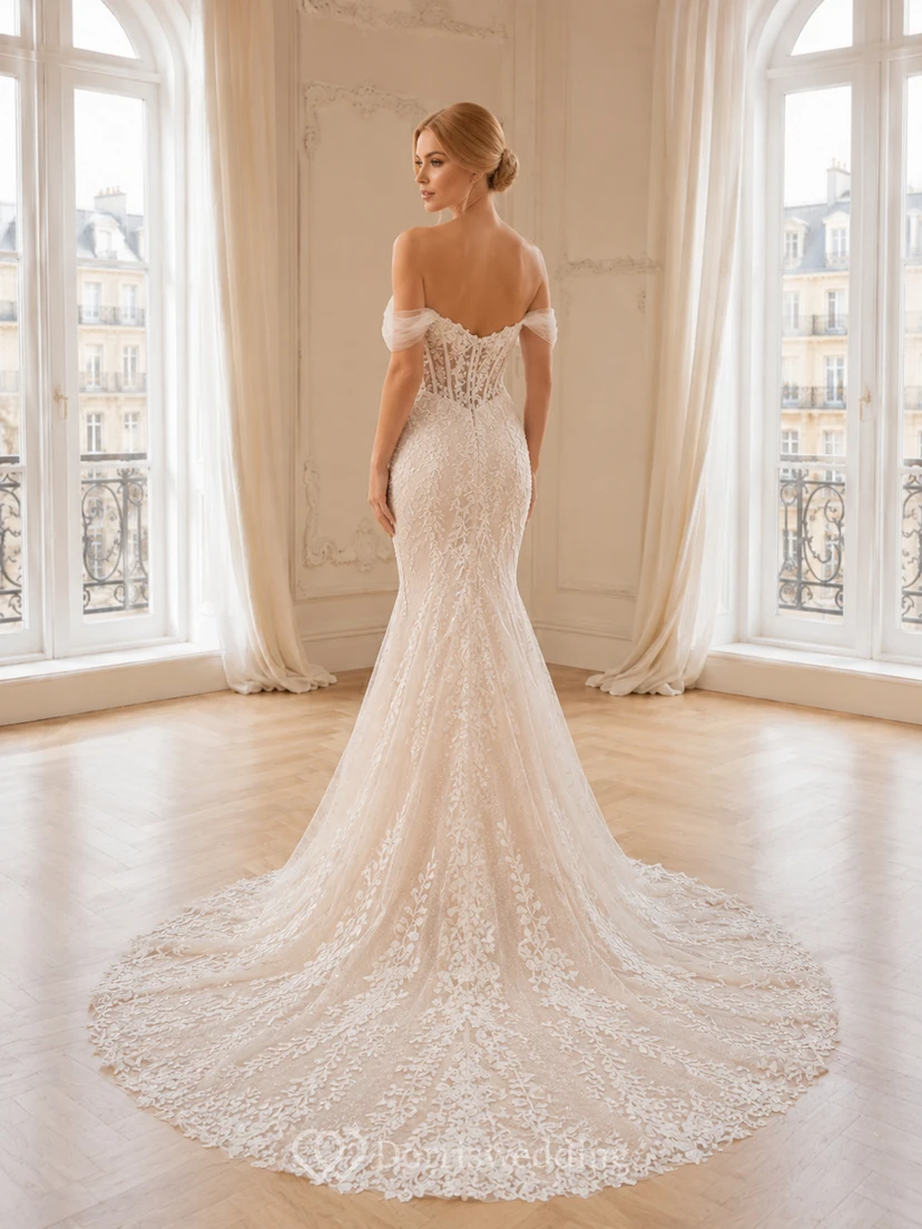 Vintage Brautkleid aus Spitze mit Herzausschnitt, kurzen Ärmeln und Meerjungfrauen-Schleppe, verziert mit Applikationen und Kapellenschleppe view 2