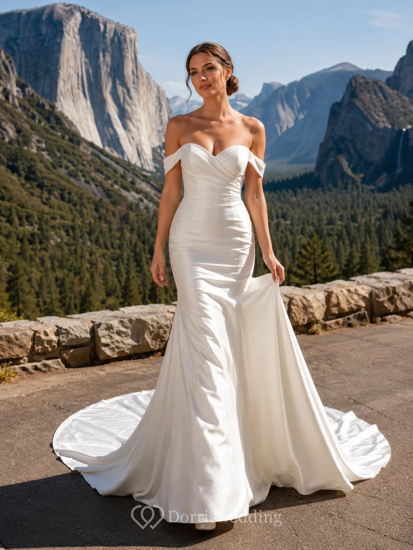 Robe de mariée sirène en satin drapé à épaules dénudées et traîne chapelle, style montagne
