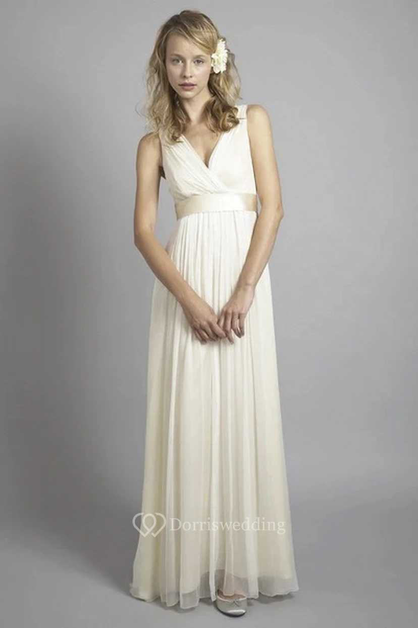 Ärmelloses Empire-Brautkleid aus Chiffon mit gekreuzten Trägern und tiefem V-Ausschnitt am Rücken