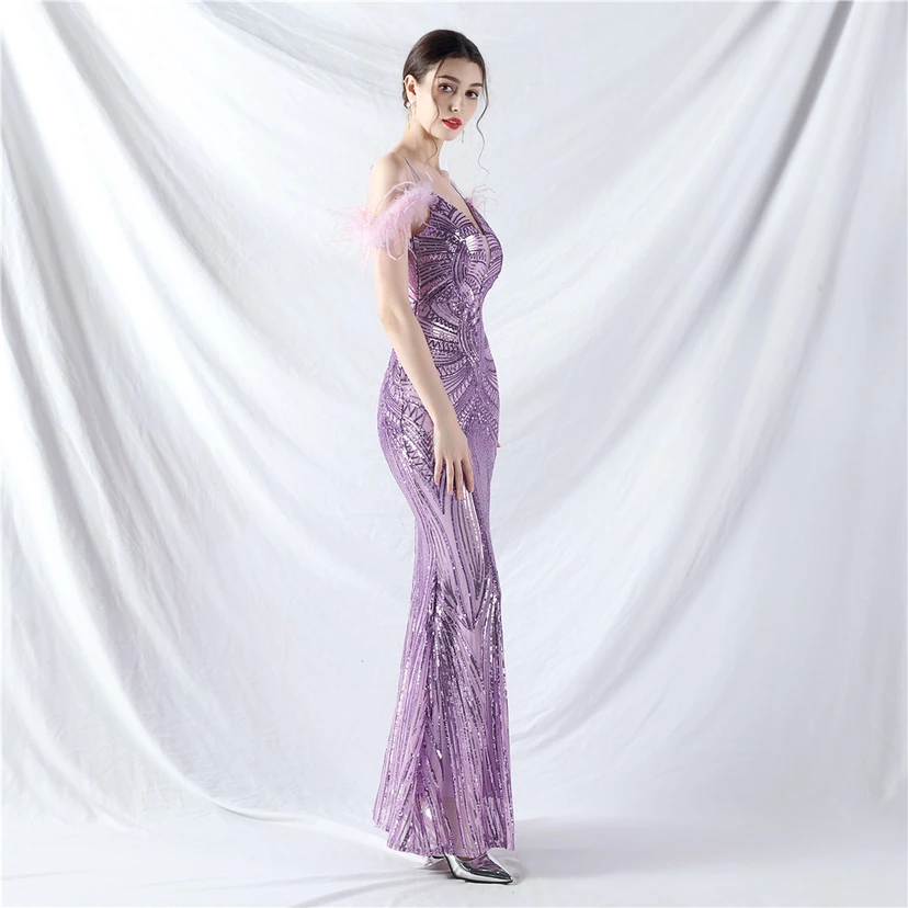 Vestido de noche con cuentas florales y plumas de avestruz elaboradas artesanalmente view 48