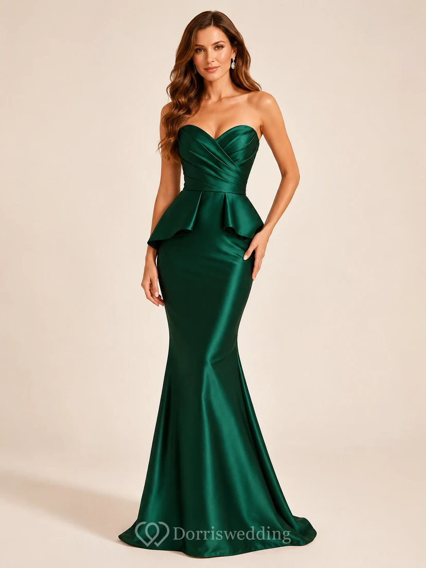 Dunkelgrünes, trägerloses Abendkleid mit Herzausschnitt, Schößchen und Meerjungfrauenschnitt aus Satin