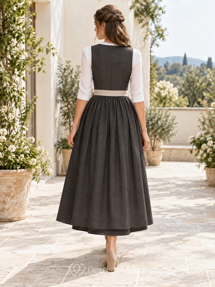 Robe Dirndl simple et modeste de style campagnard noir à col carré et manches tablier view 2