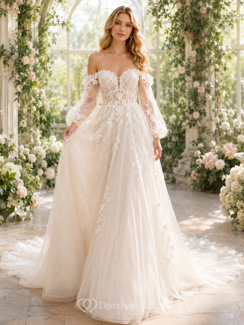 Robe de mariée modeste en dentelle et tulle, coupe sirène, col rond, manches longues et traîne chapelle.