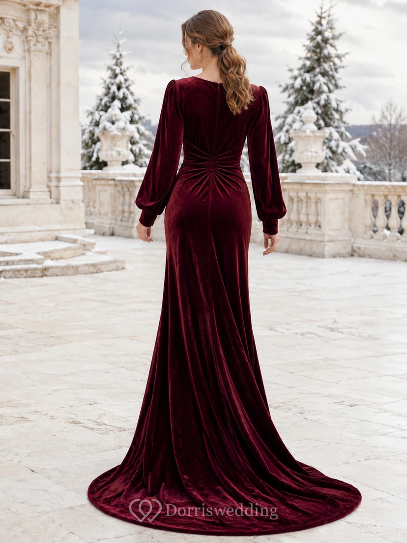 Robe de mariée sirène en velours bordeaux à col en V et manches longues, style poète, pour l'hiver view 2