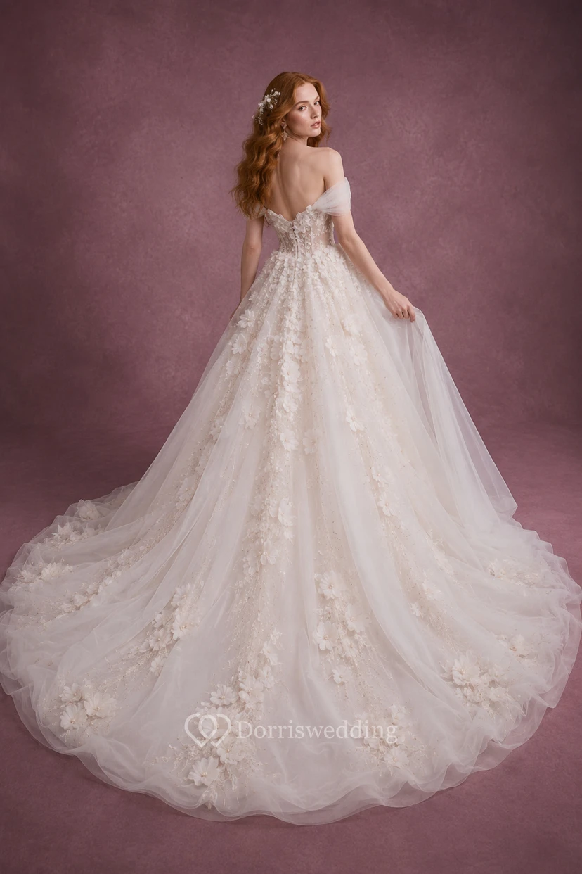 Robe de mariée de bal en dentelle à épaules dénudées avec traîne ornée d'appliqués view 2