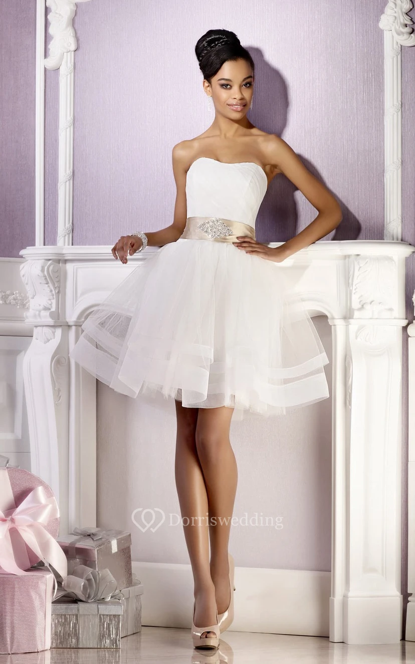 Kurzes, ärmelloses Minikleid in A-Linie aus Tüll mit Reißverschluss, trägerlos und in A-Linien-Optik, mit Reißverschluss view 2