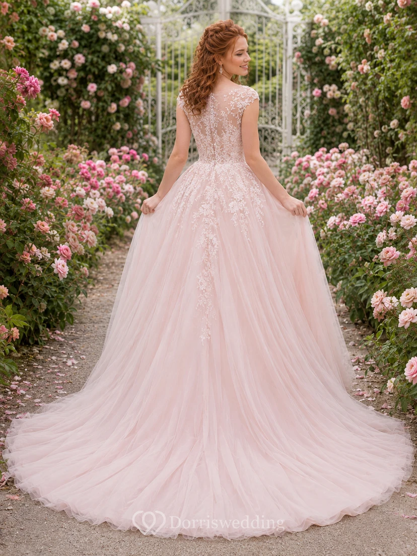 Vestido de novia de gala color rosa pálido con encaje y mangas cortas, estilo jardín. view 2