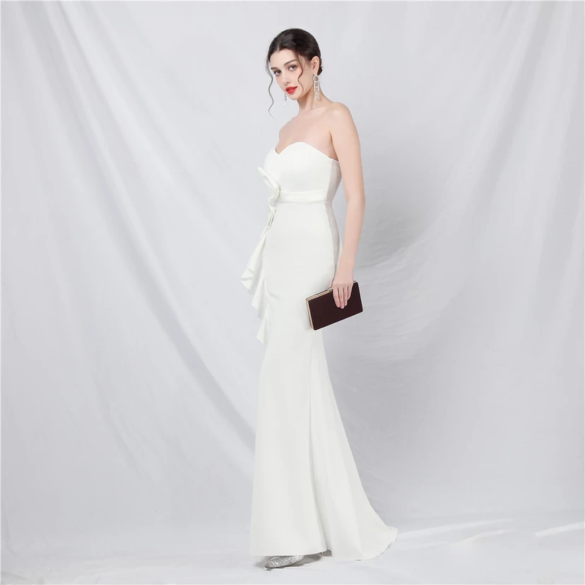 Brautjungfern-Empfangsdinner: Schulterfreies, trägerloses, langes Abendkleid view 23