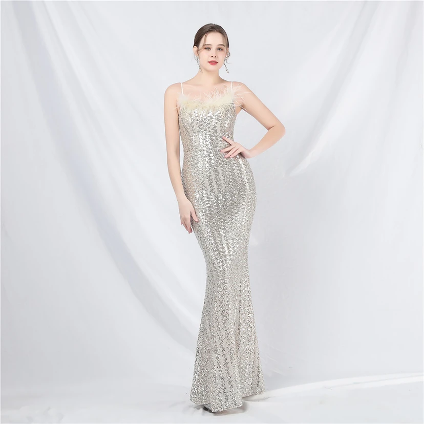 Robe de soirée de luxe ornée de plumes d'autruche et de sequins, idéale pour un banquet. view 58