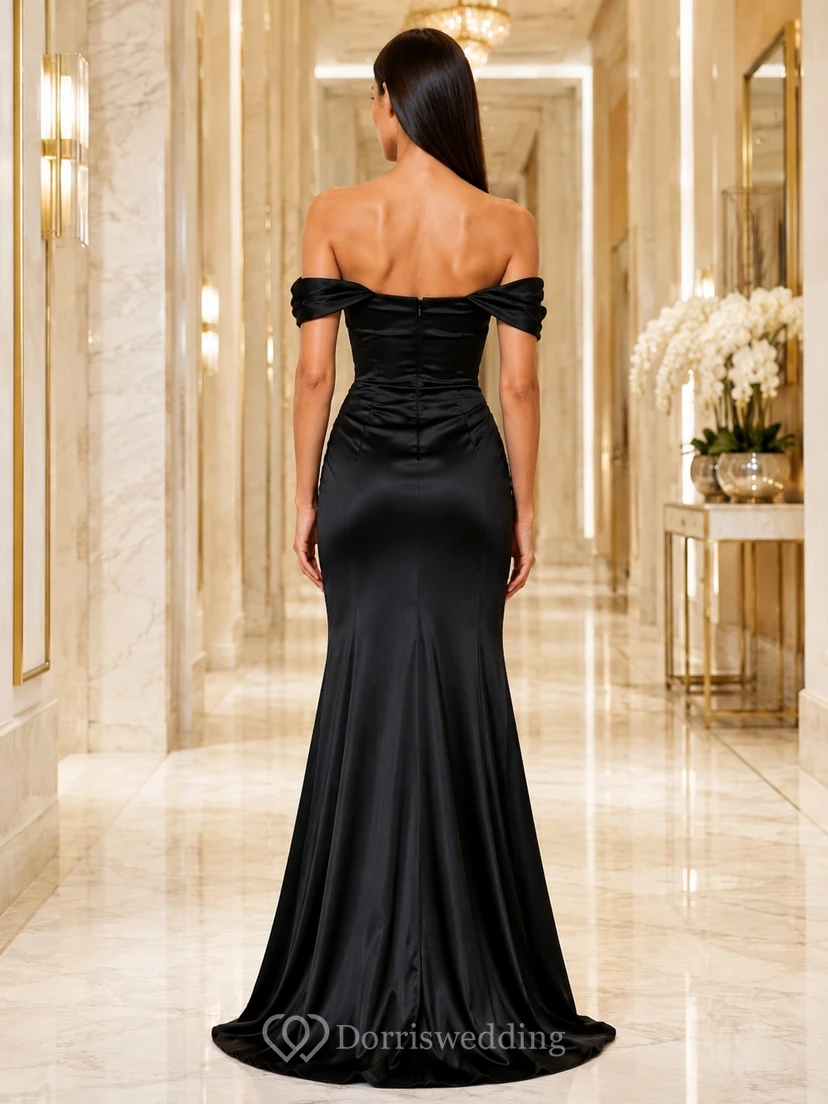 Vestido de noche largo de satén negro con escote corazón, corte sirena y abertura lateral. view 2
