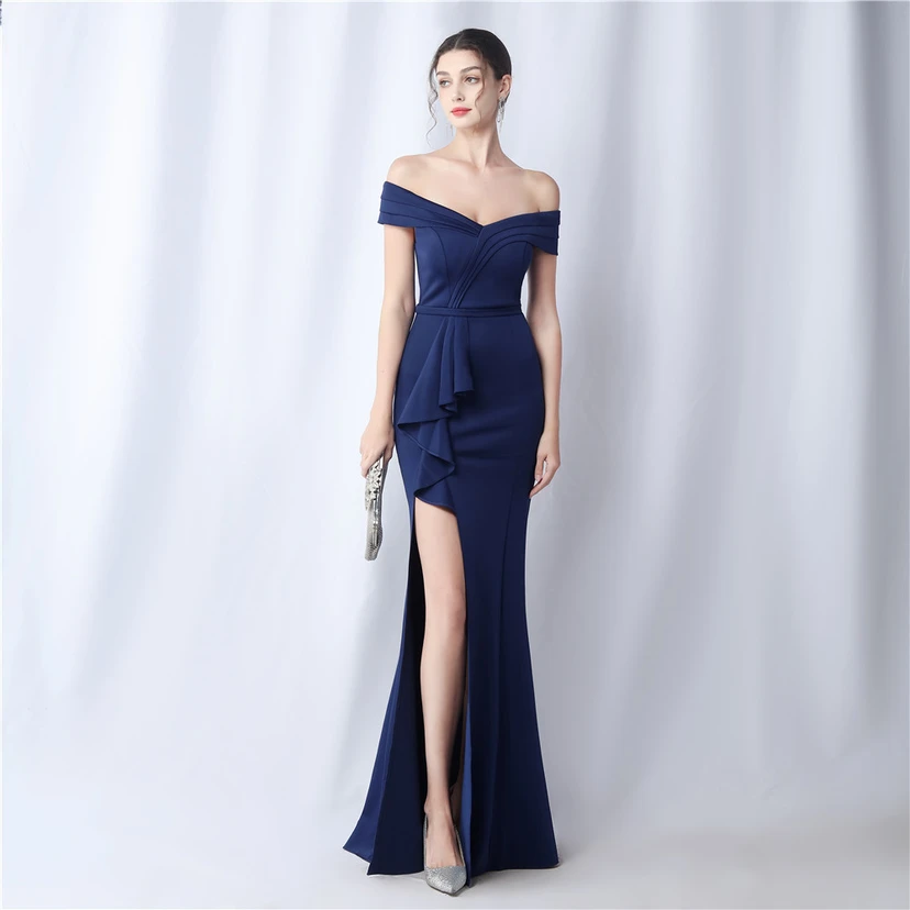 Klassisches langes Abendkleid aus Satin mit One-Shoulder-Ausschnitt view 3