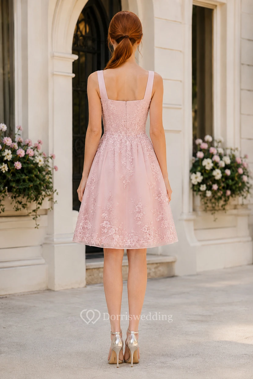 Zartrosa A-Linien-Kleid in Knielänge mit eckigem Ausschnitt, breiten Trägern und Spitze view 2