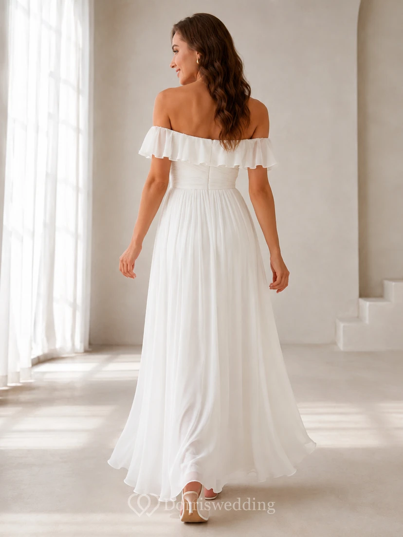 Robe de mariée romantique élégante en mousseline drapée, épaules dénudées et décolleté en cœur, style jardin. view 2