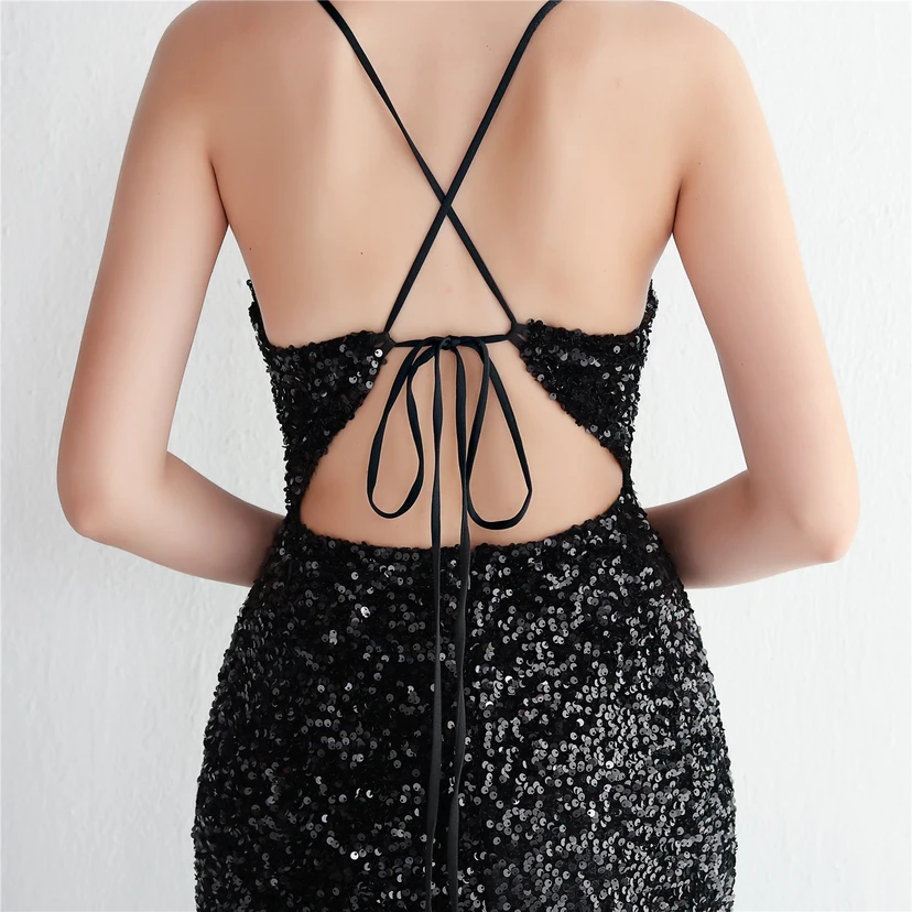 Paillettenbesetztes Abendkleid mit Samtsaum, langen Trägern und schmaler Silhouette für elegante Bankette view 26