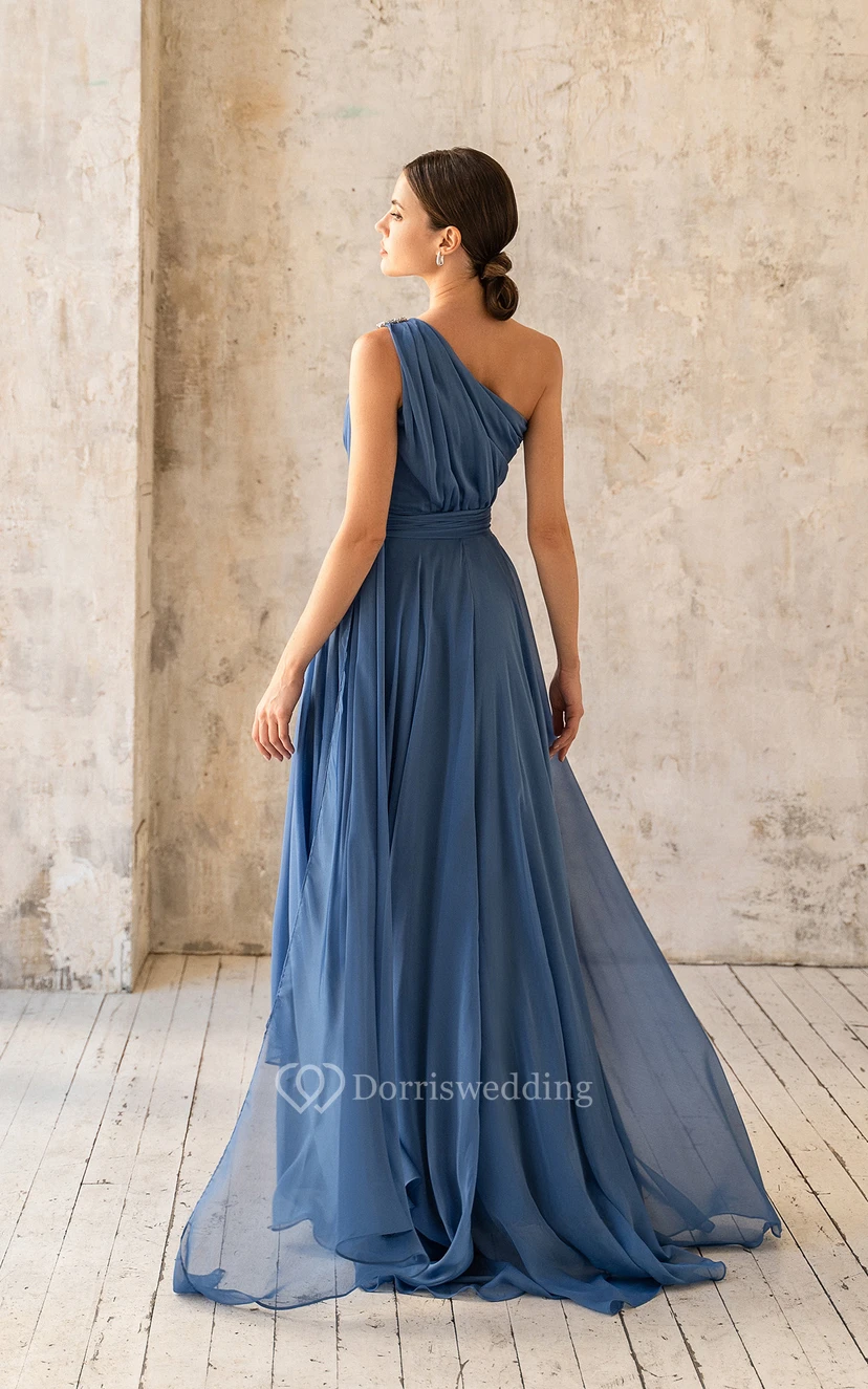 A-Linien-Chiffonkleid mit One-Shoulder-Ausschnitt, Schleppe, Gürtel und Schlitz vorne view 2