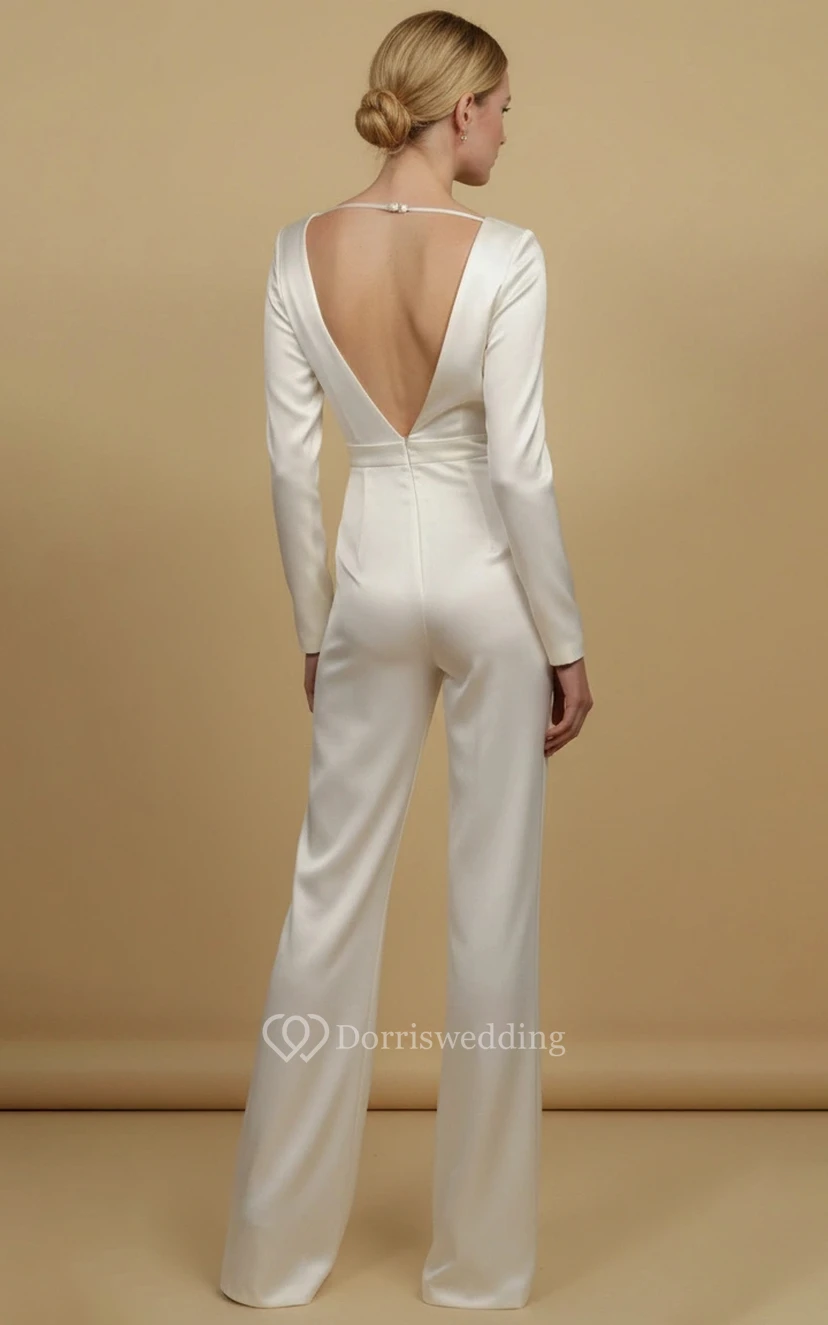 Combinaison de mariage à manches longues et décolleté en V profond, ceinture et jambes évasées view 2