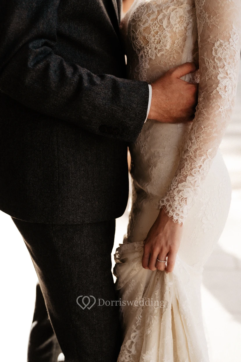 Vestido de novia ajustado de encaje con mangas largas | Body de novia de encaje view 8