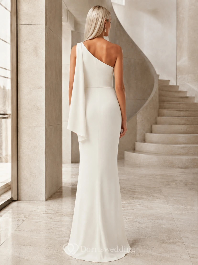 Vestido minimalista de sirena con un solo hombro y perlas view 2