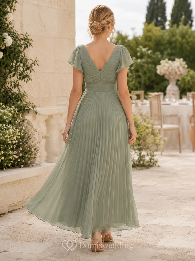 Vestido largo de gasa plisada con escote en V color verde salvia view 2