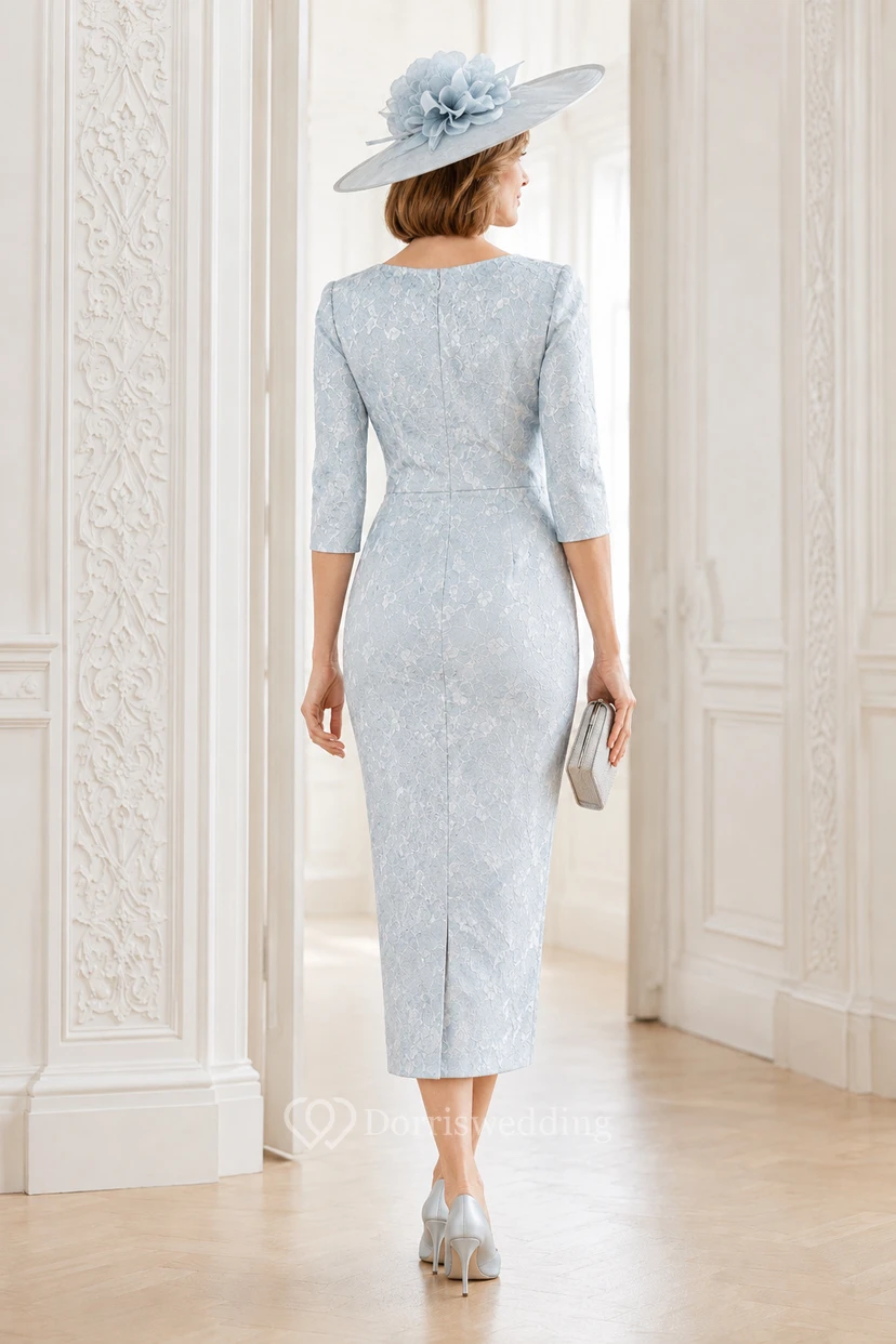 Robe de mariée bleu ciel en dentelle, fourreau, manches 3/4, col en V, longueur genou view 2