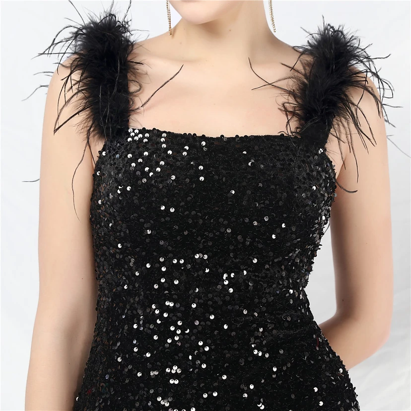 Handgefertigtes, perlenbesetztes Abendkleid aus Straußenfedern und Pailletten view 54