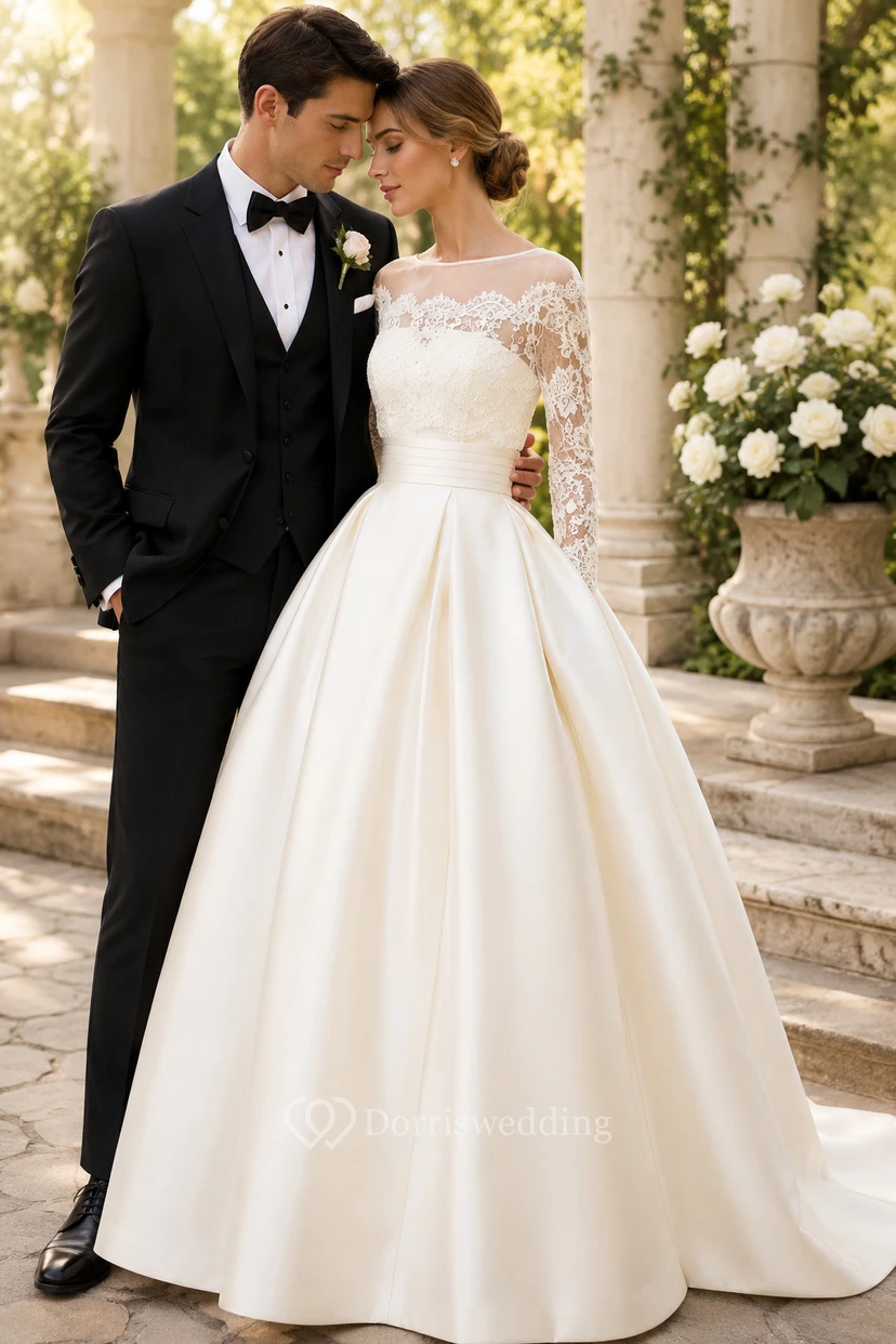 Robe de mariée élégante en satin, coupe trapèze, manches longues et fronces. view 4