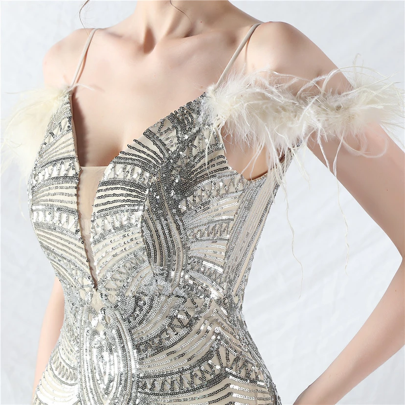 Vestido de noche con cuentas florales y plumas de avestruz elaboradas artesanalmente view 20