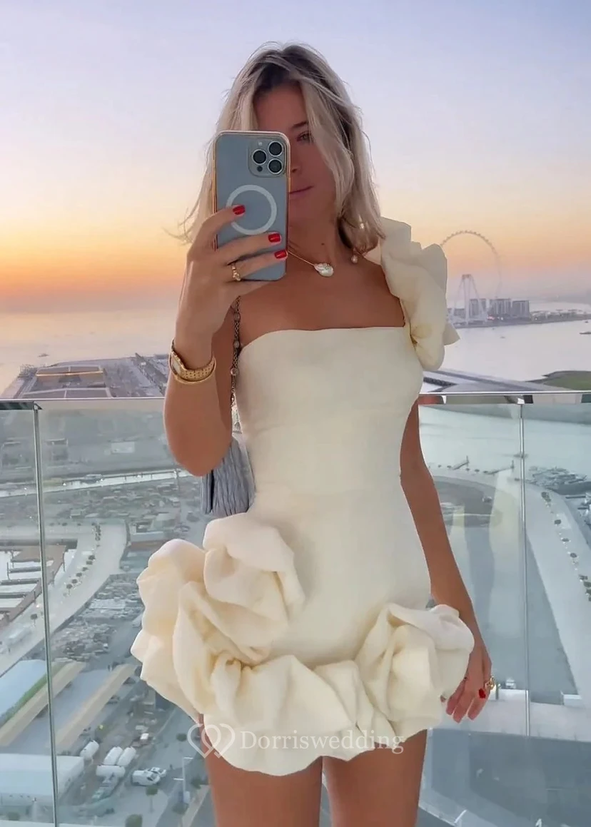 Robe crème asymétrique à volants view 7