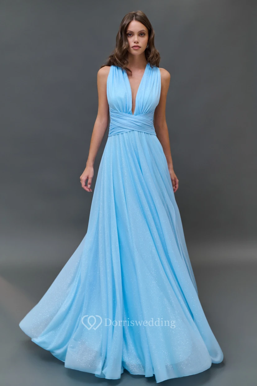 Ärmelloses, gerafftes Chiffonkleid in Bodenlänge video preview