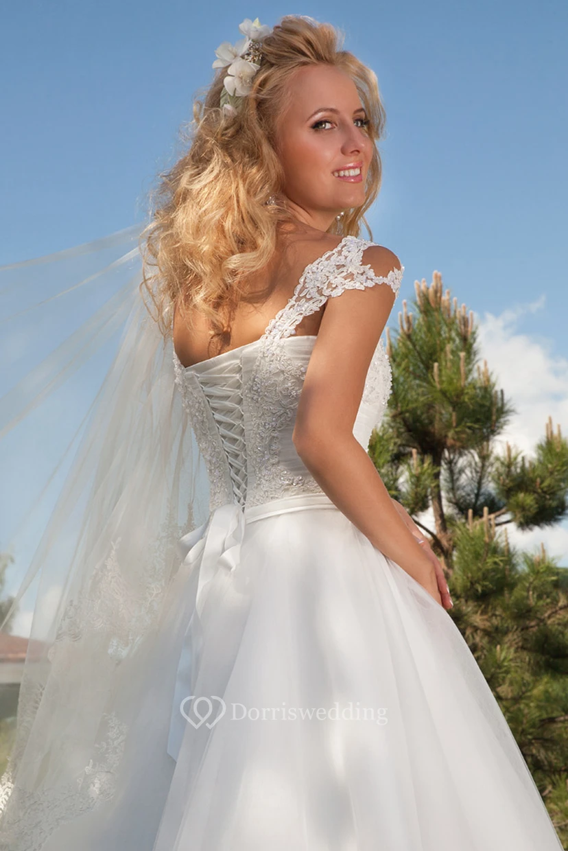 A-Line Appliqued Cap Sleeve Square Neck Tulle Wedding Dress With Lace-Up view 3