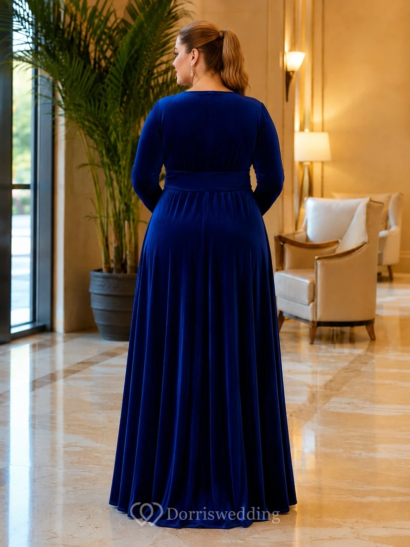 Vestido largo de talla grande con escote en V y mangas largas de terciopelo azul marino view 2