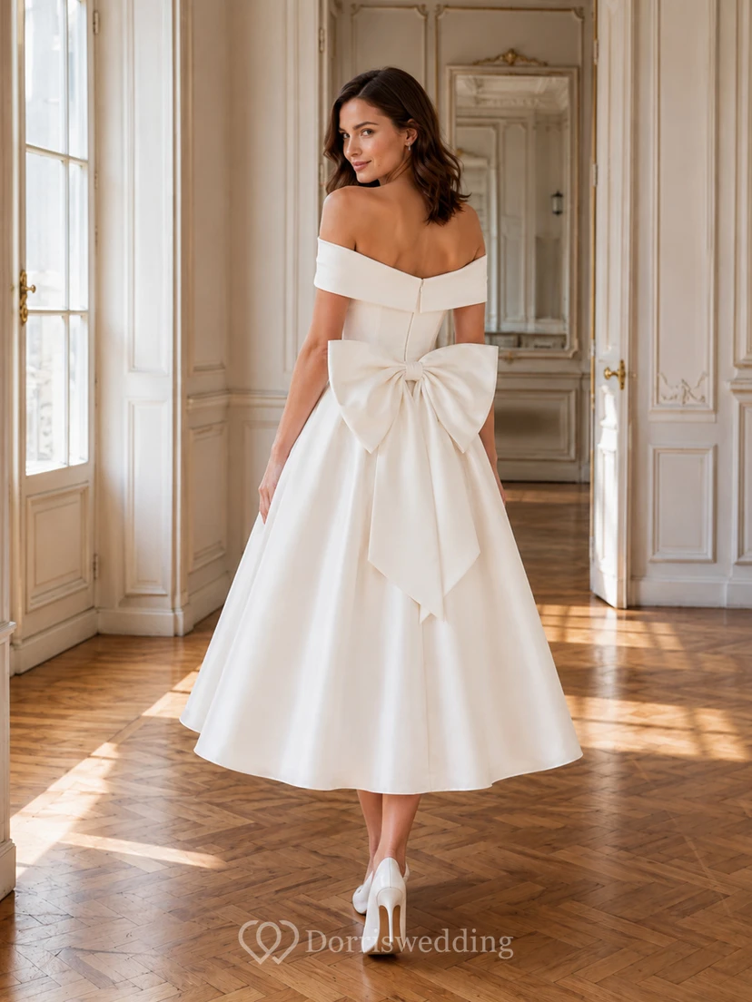 Elegantes schulterfreies Brautkleid aus Satin in A-Linie, Teelänge, mit übergroßer Schleife view 2