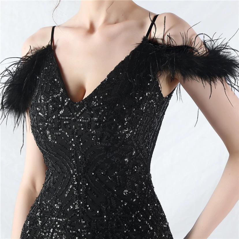 Robe de soirée haut de gamme ornée de perles florales et de plumes d'autruche. view 28