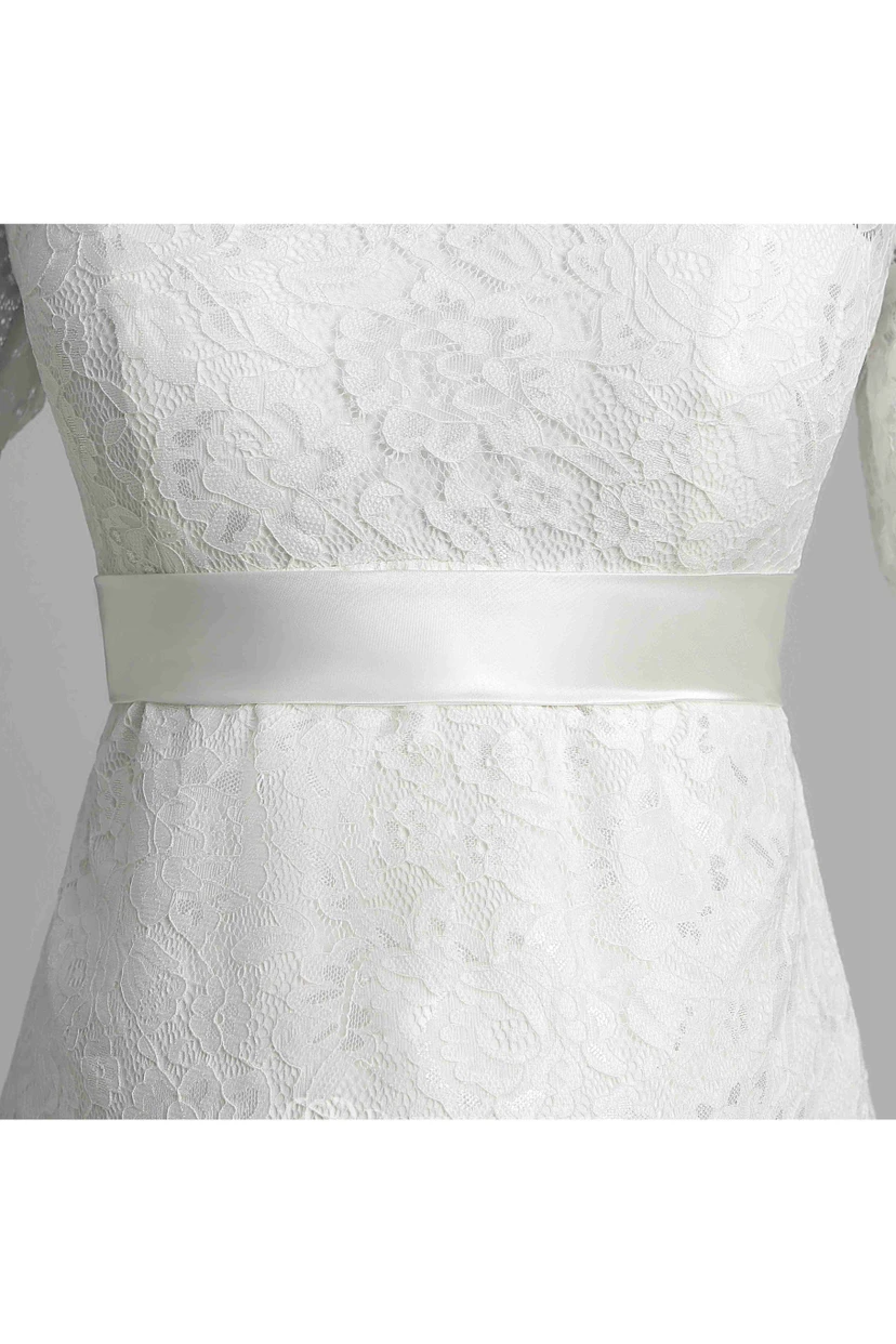 Robe de mariée en dentelle, coupe trapèze, col en V, manches illusion 3/4, longueur genou. view 13