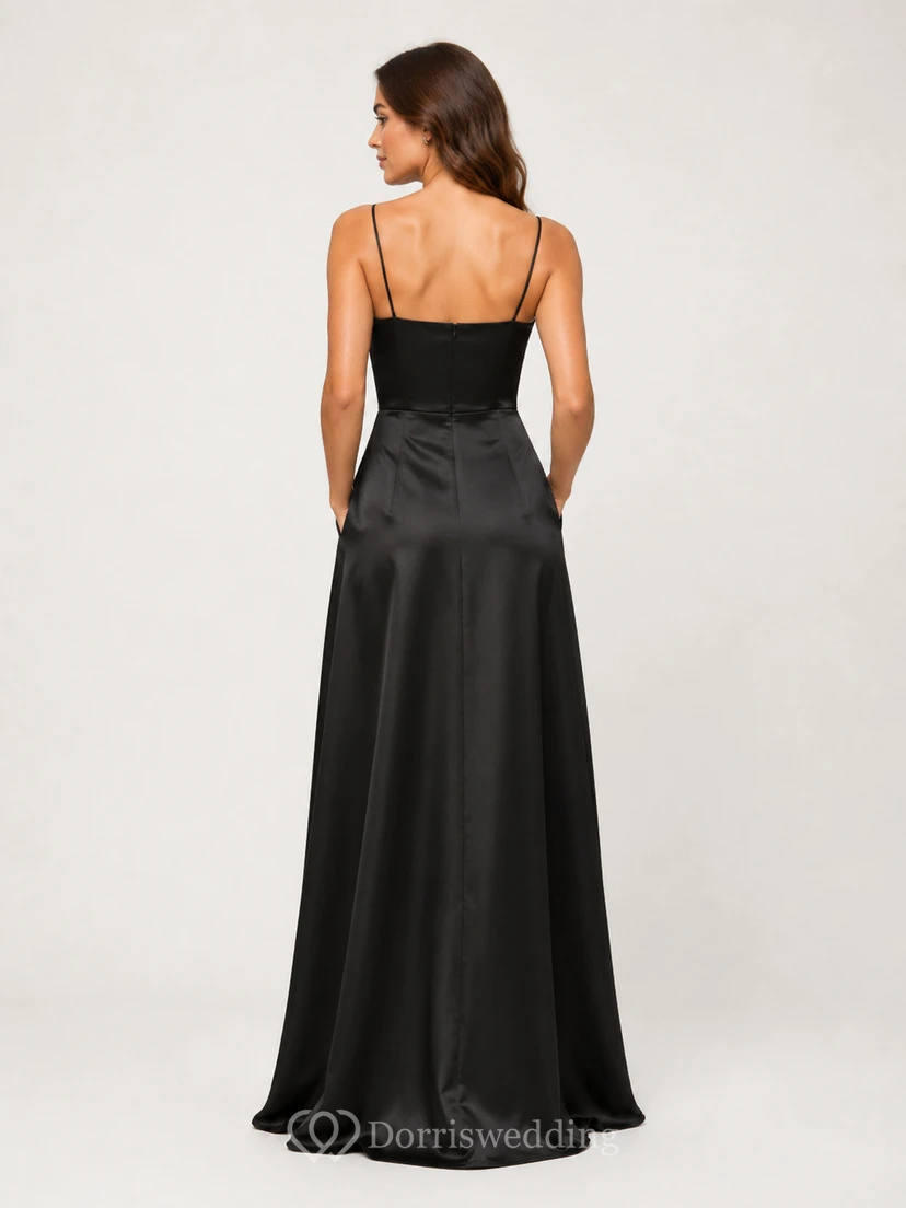 Vestido formal de satén negro con tirantes finos y corte en A, con bolsillos. view 2