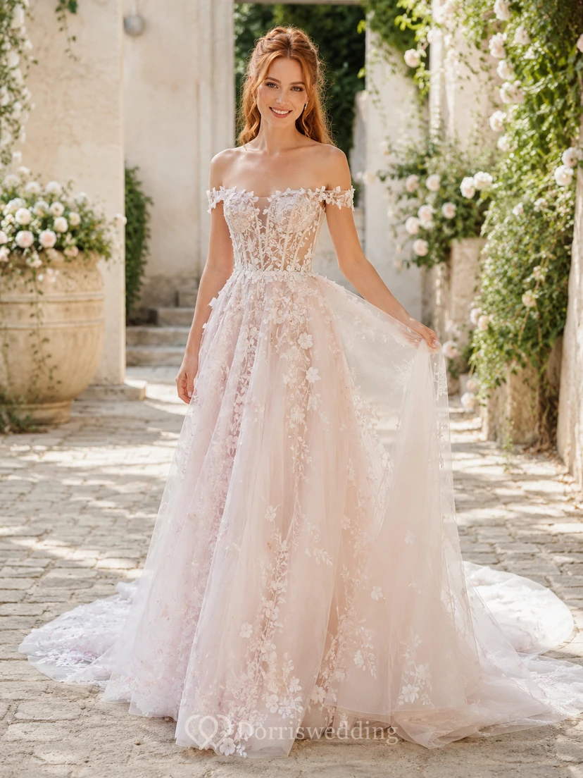 Robe de mariée enchanteresse en dentelle et tulle, épaules dénudées, manches courtes, coupe trapèze, traîne chapelle, applications florales, inspirée par Lakeside Bridal