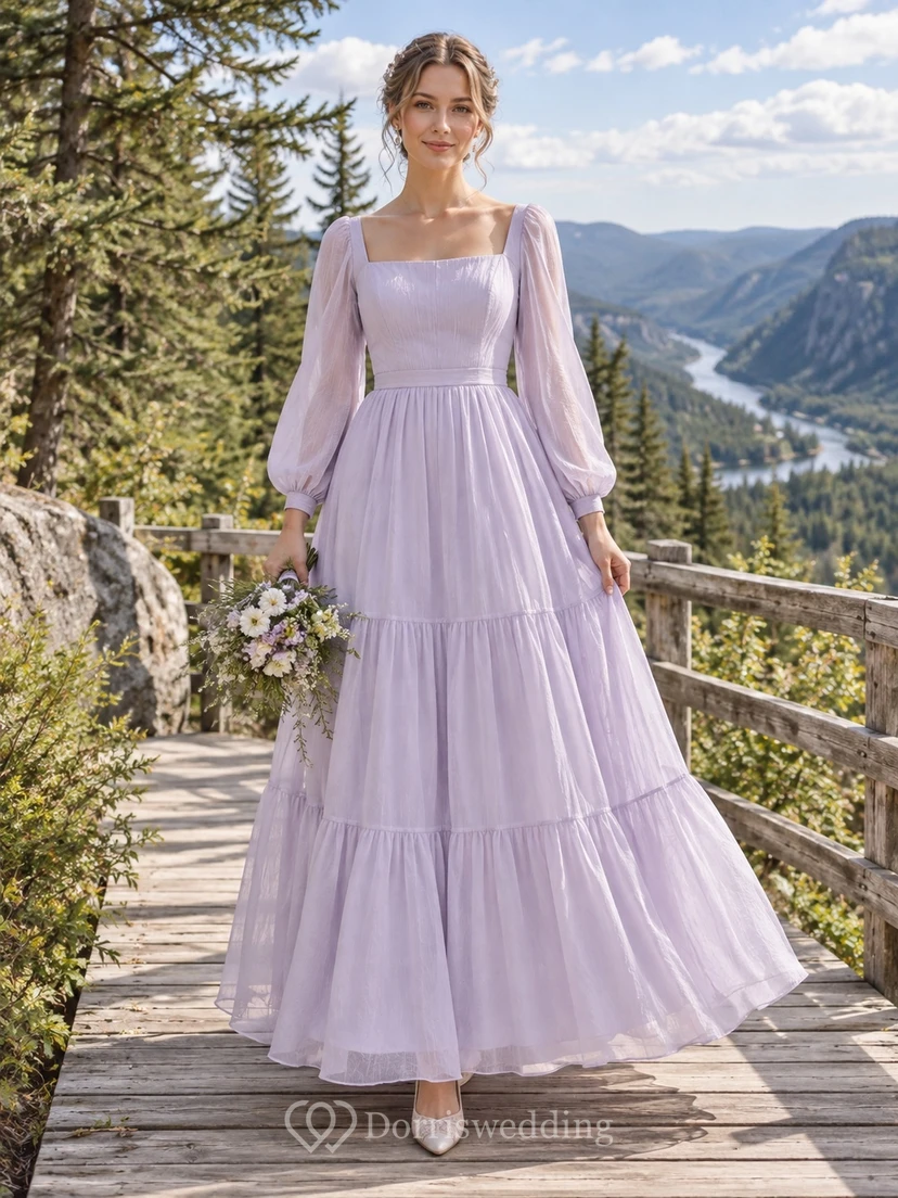 Puderviolettes Brautkleid mit eckigem Ausschnitt, Bischofsärmeln und gestuftem Baumwollvoile-Rock