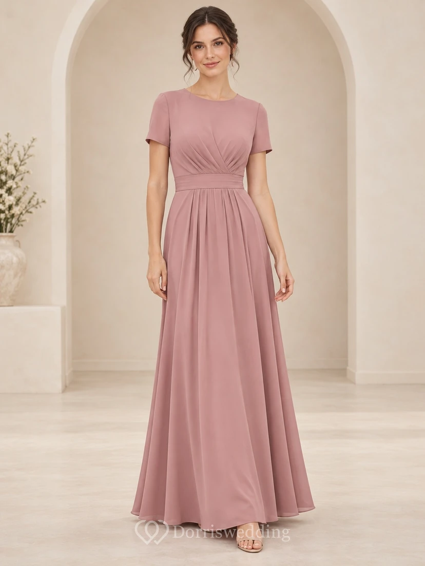 Vestido largo de dama de honor de gasa fruncida de manga corta en color rosa empolvado discreto