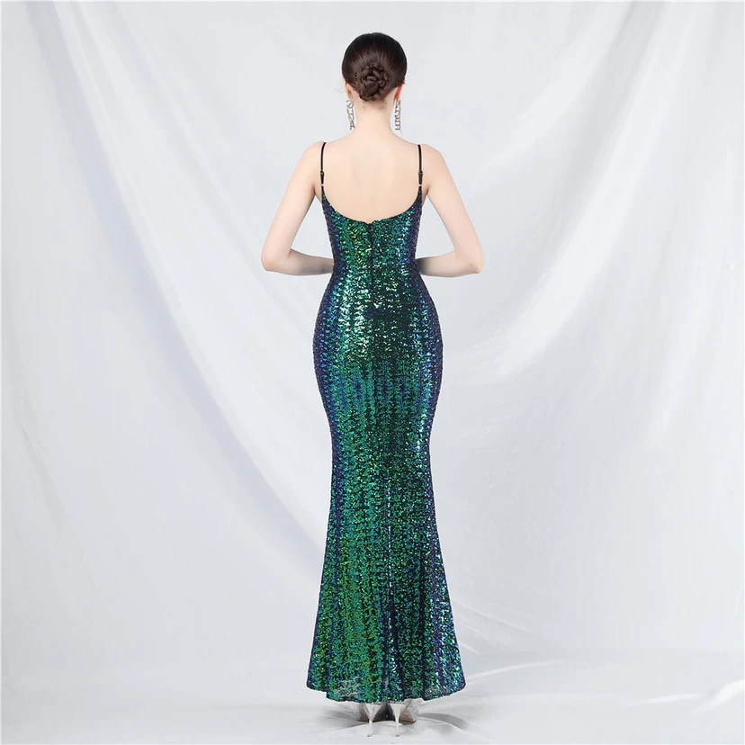 Hochwertiges, schillerndes Pailletten-Abendkleid mit Trägern view 14