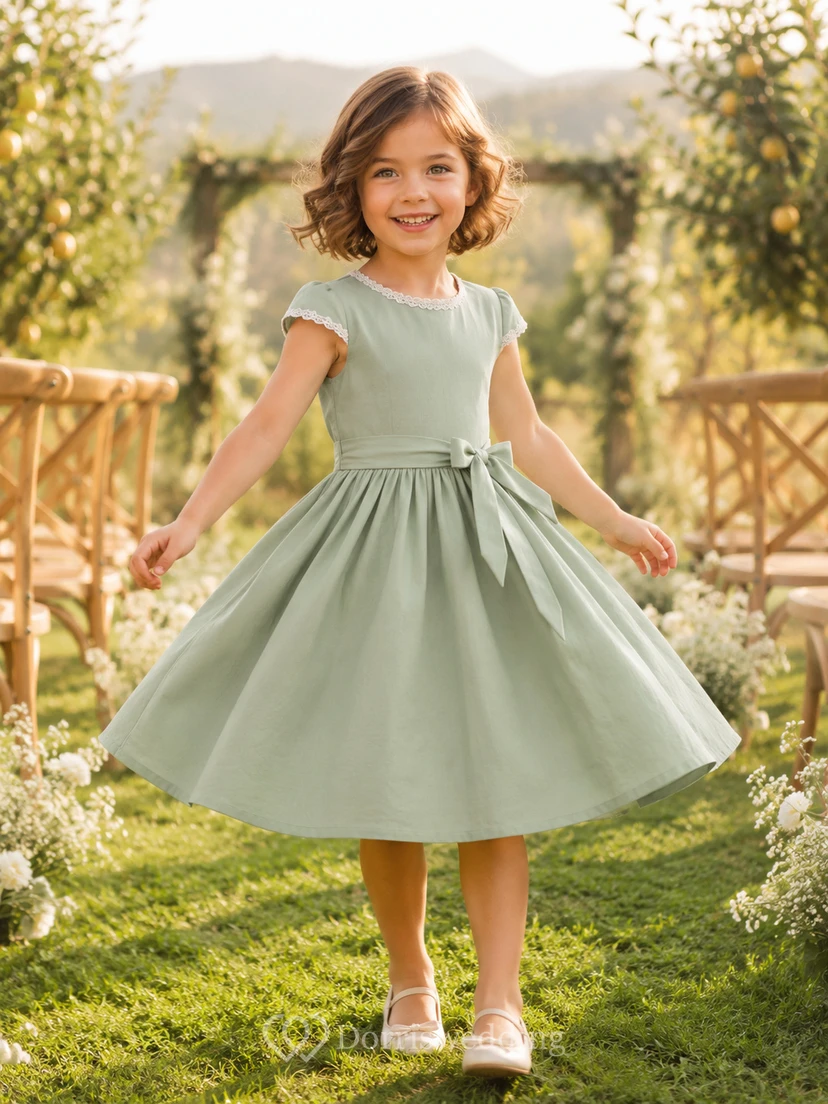 Blumenmädchenkleid aus salbeigrünem Chiffon-Tüll, A-Linie, Rundhalsausschnitt, Teelänge, plissiert