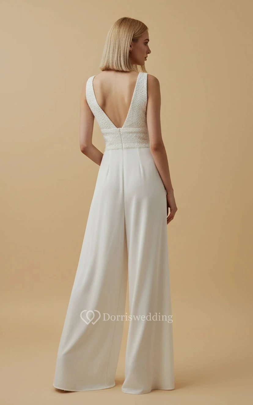Ärmelloser Jumpsuit aus Spitze mit tiefem V-Ausschnitt für die Hochzeit view 2