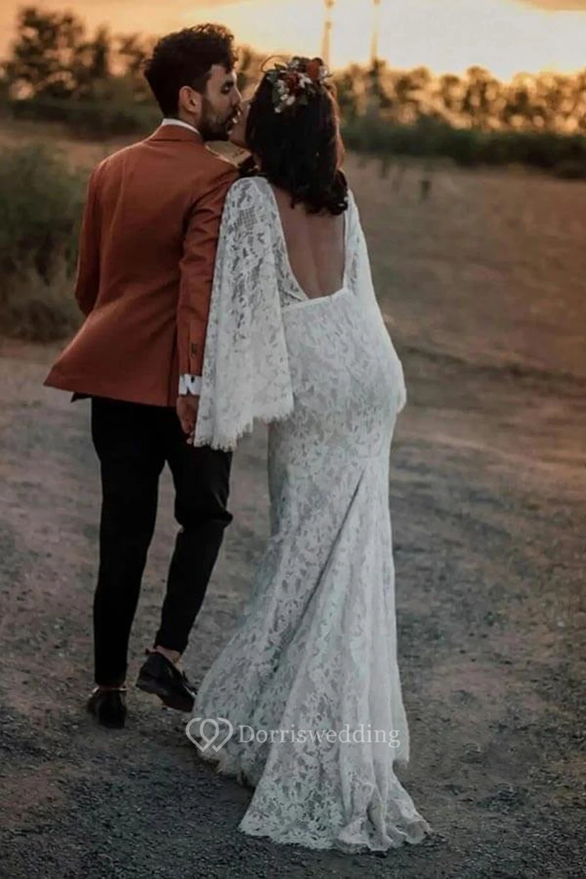 Boho-Hochzeitskleid aus Spitze mit tiefem V-Ausschnitt am Rücken, Poetenärmeln und Empire-Stil im Hippie-Stil