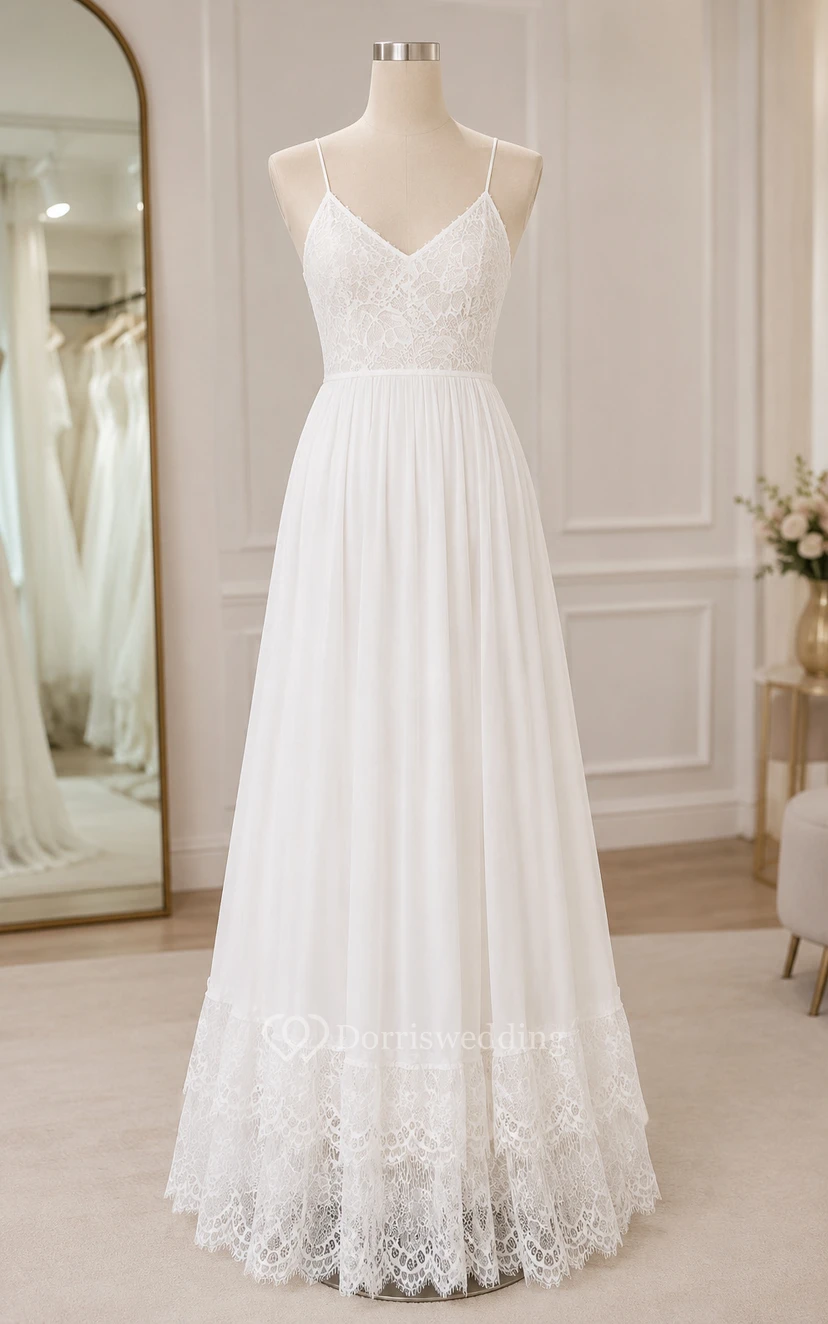 Robe de mariée blanche à fines bretelles en dentelle et tulle, coupe trapèze view 7